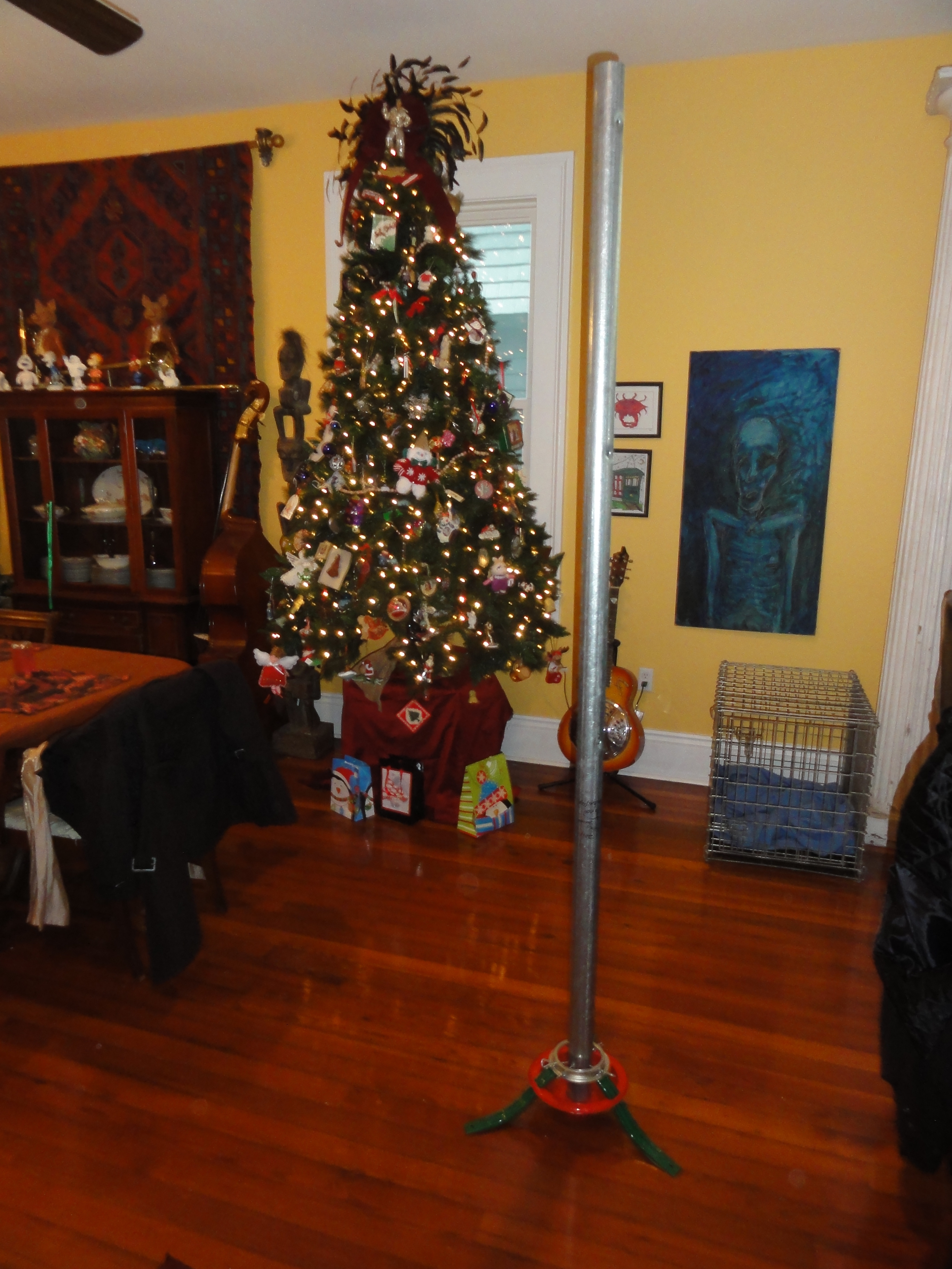 Festivus_Pole_in_New_Orleans.jpg