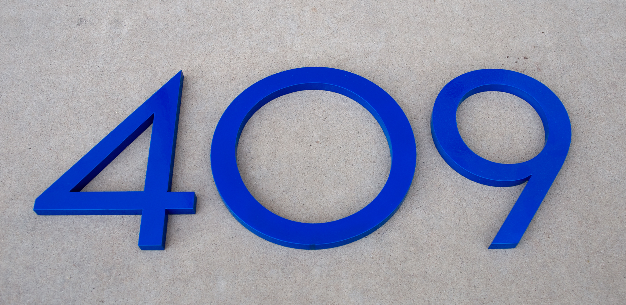 409_blue_modern_house_numbers.jpg