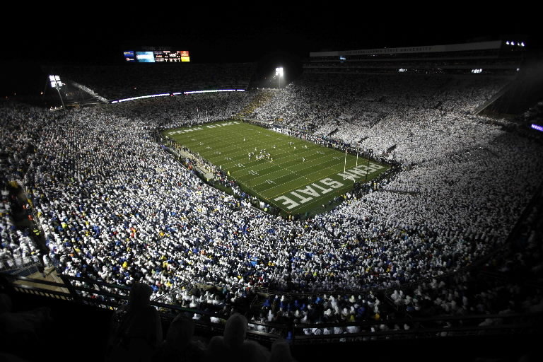 beaver-stadium-at-night-7d046e4ae9c2e3b1.jpg