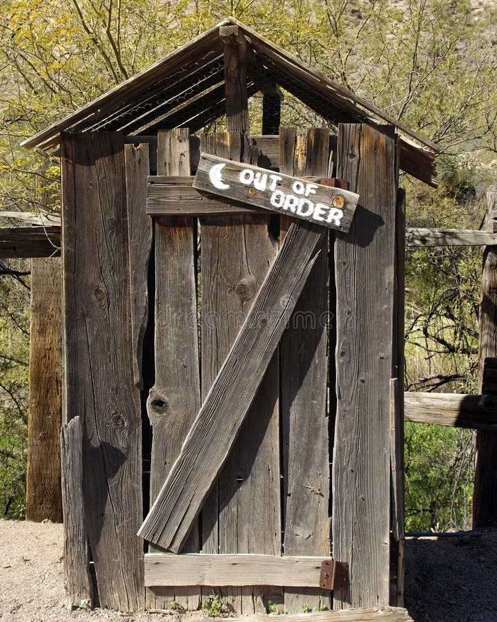 outhouse-24812615.jpg