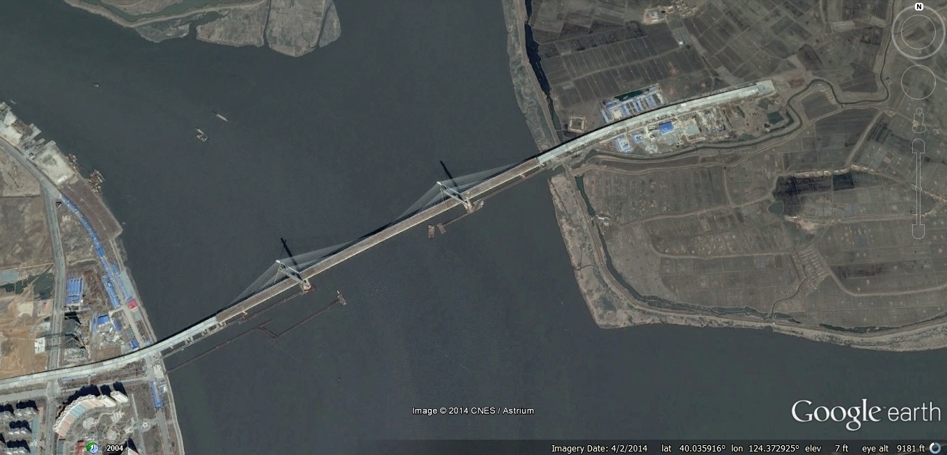 New-Dandong-bridge-2014-4-2.jpg
