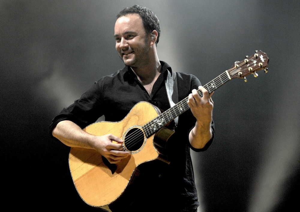 dave-matthews-band-performing-live-at-palasharp-08.jpg