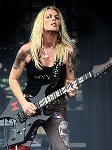 220px-Lita_Ford.jpg