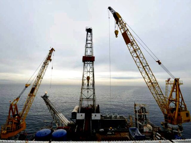 offshore-oil-drilling-AP-PhotoChris-Carlson-640x480.jpg
