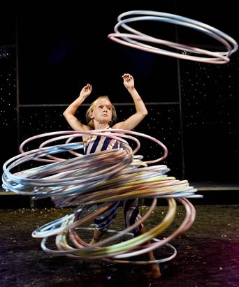 gty_9_hula_hoop_girl_kb_ss_130304_ssv.jpg