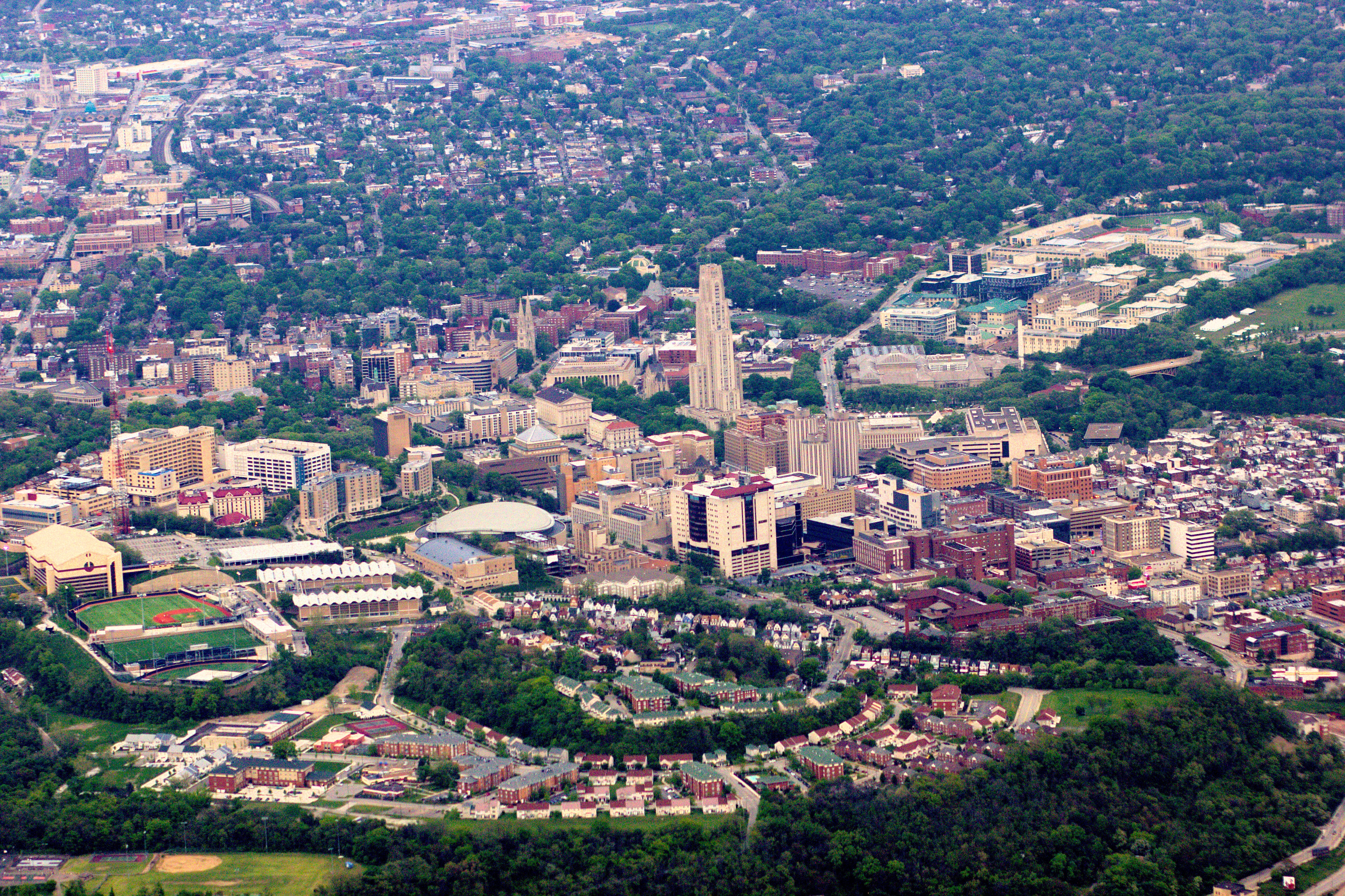 Oakland_(Pittsburgh)_from_the_air.jpg