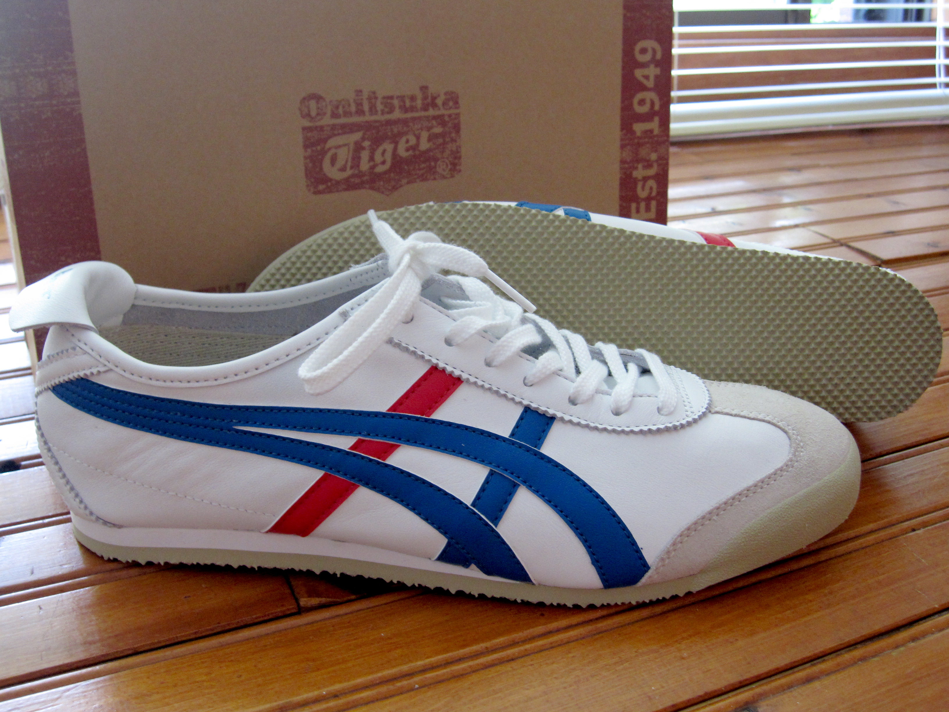 asics-onitsuka_tiger-mexico_66-white-blue-red.jpg