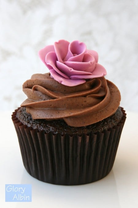 Chocolate-cupcakes-1-e1343274163739-1.jpg