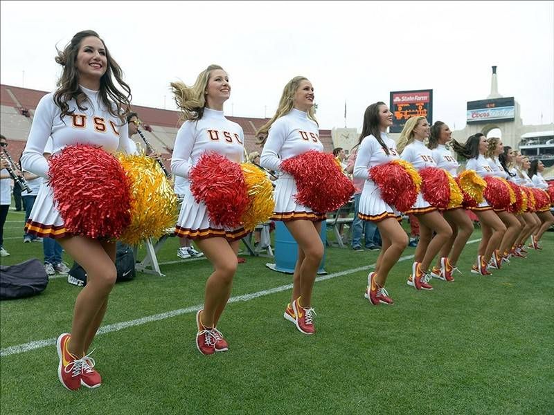 USC cheerleading squad American Football Gear, Usc Football, Football ...