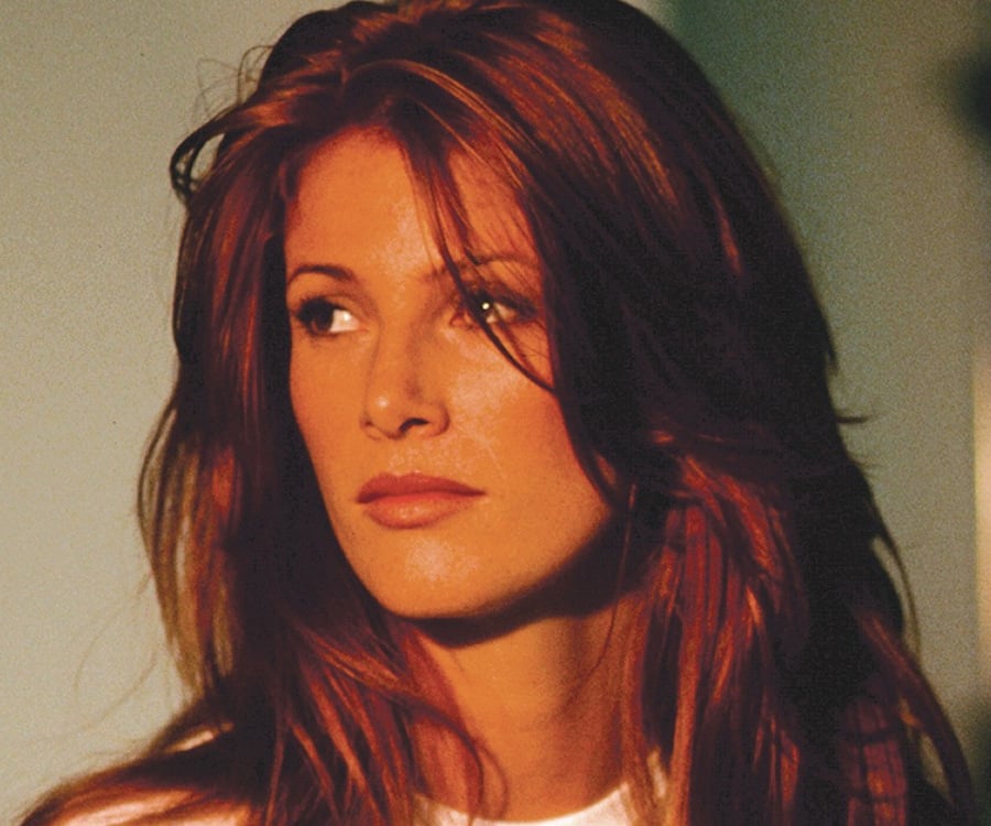 angie-everhart-2.jpg