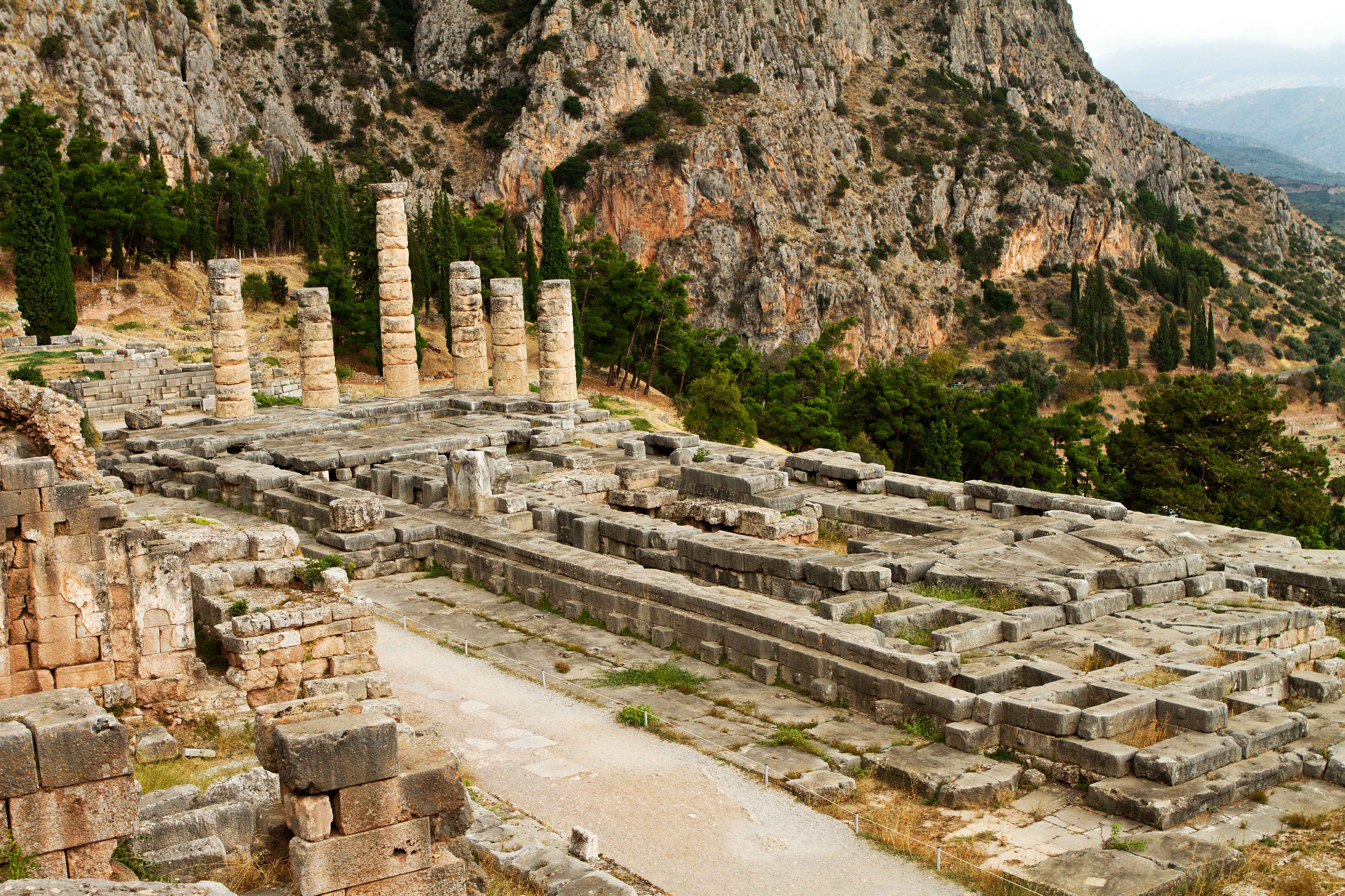 delphi_temple-of-apollo.jpg