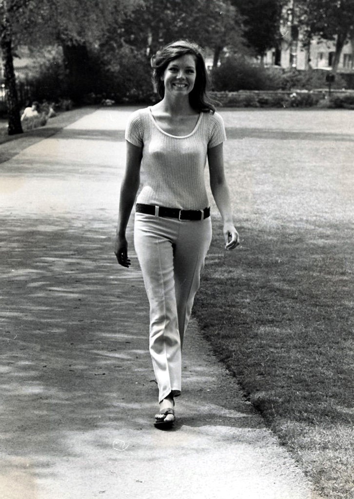 Diana-Rigg-Feet-2076209.jpg