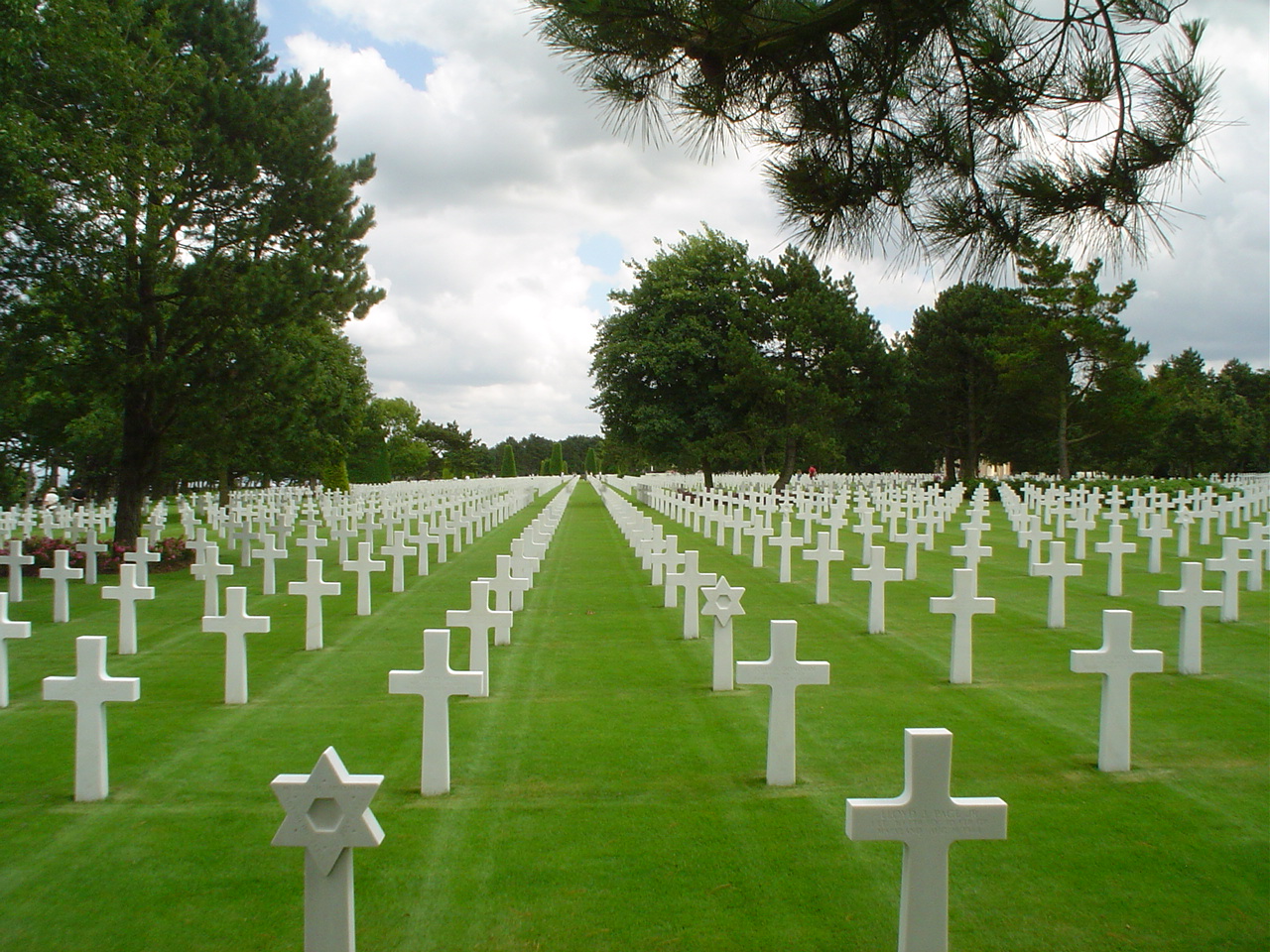American_military_cemetery_2003.JPG