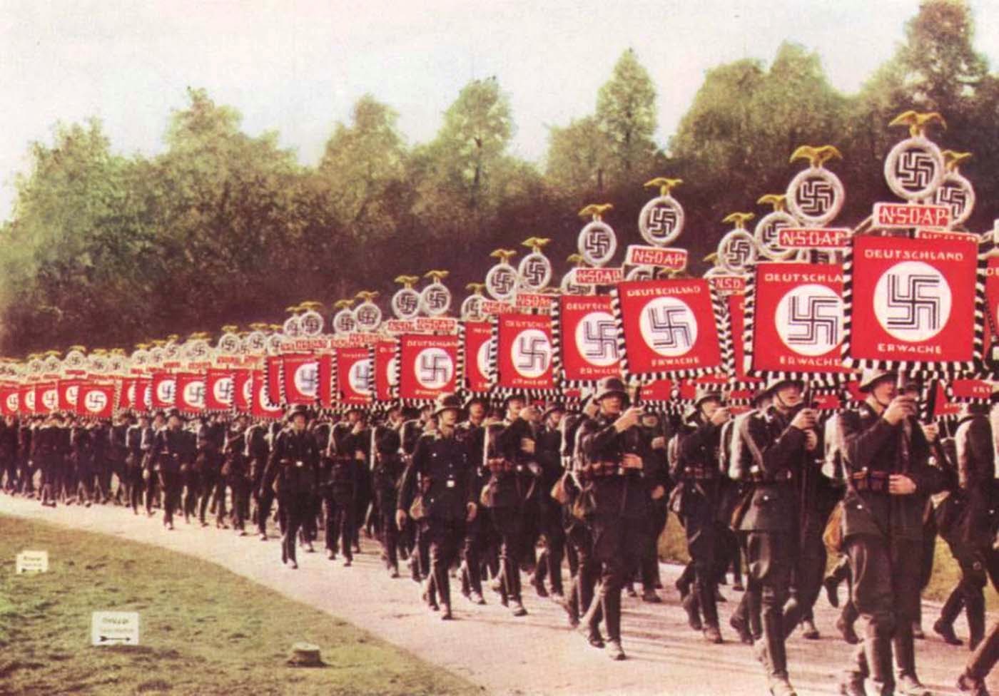 Nazis%2Bon%2Bparade..jpg