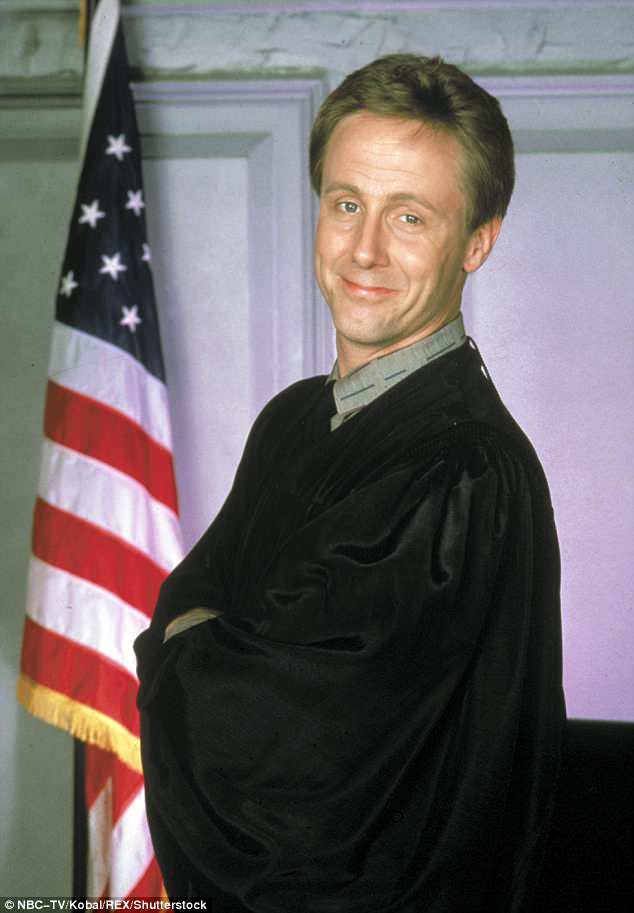 4B3ABE1C00000578-5623317-Harry_Anderson_best_known_for_his_role_on_the_eighties_TV_show_N-m-9_1523920328812.jpg