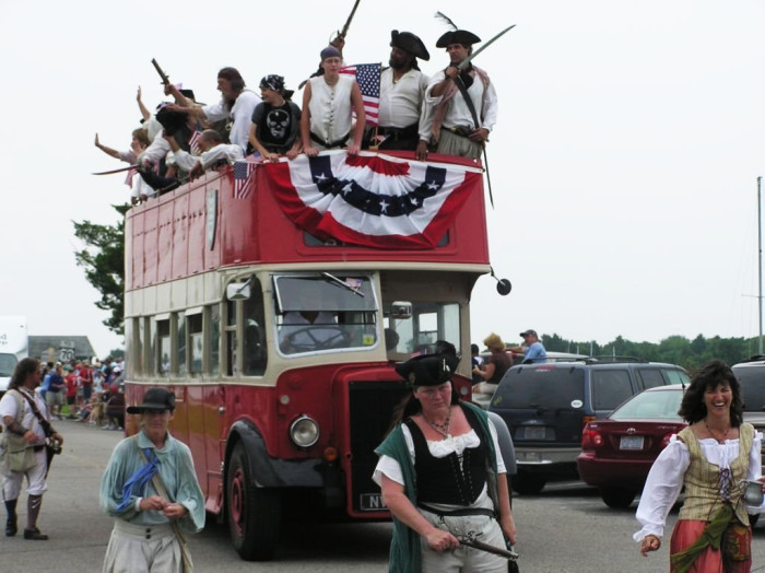 Bus-with-pirates-in-4th-of-July-parade-e1438705973632.jpg